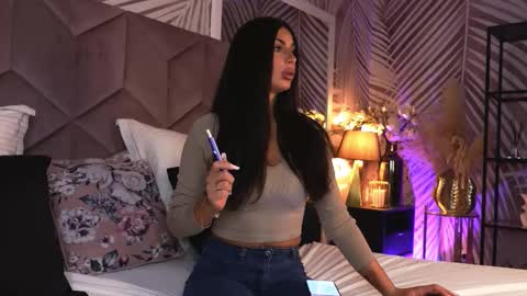 EvaRhea online show from March 25, 4:07 am