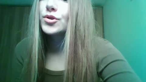 evasapples2026 online show from March 2, 4:25 pm