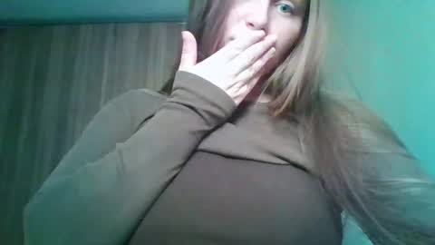 evasapples2026 online show from May 1, 8:57 pm