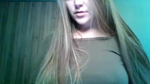 evasapples2026 online show from June 17, 9:27 pm