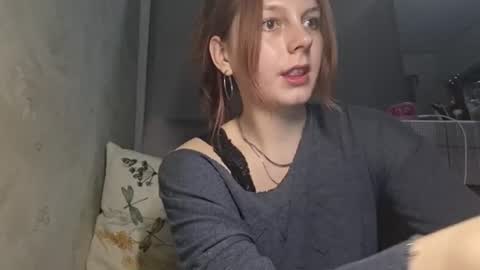 evashinee_ online show from June 30, 6:31 pm