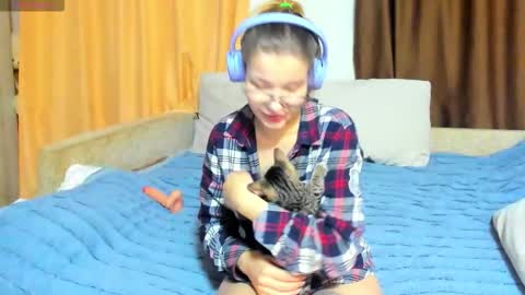 Eva online show from December 5, 1:36 am