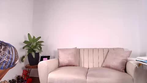 Snapshot of evasweet__ chatting on February 24, 7:09 pm EVA LUNA online show from February 24, 7:09 pm