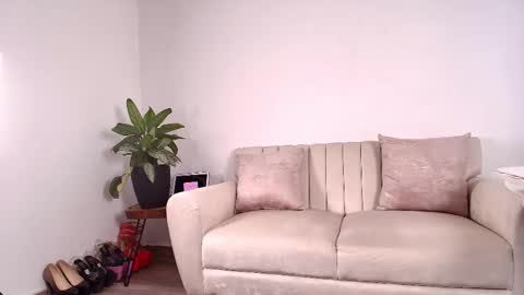 Snapshot of evasweet__ chatting on February 25, 8:30 pm EVA LUNA online show from February 25, 8:30 pm