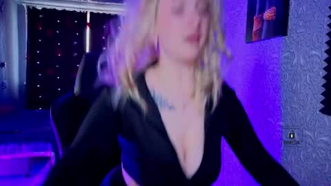 evavibe online show from March 31, 6:25 am