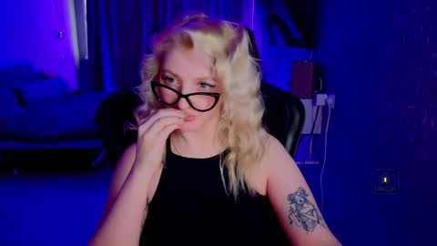 evavibe online show from April 13, 7:25 am