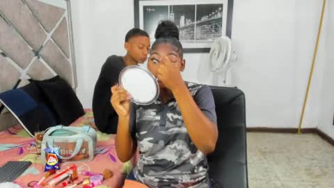 Eva And Emmanuel online show from April 1, 1:41 pm