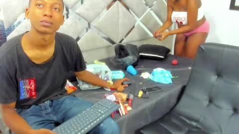 Eva And Emmanuel online show from April 22, 2:07 pm