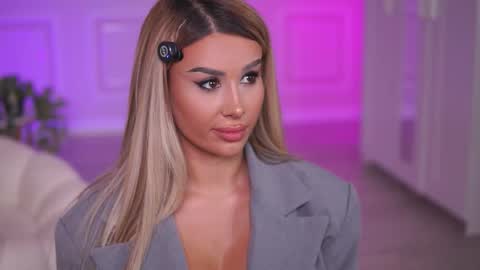 Eva online show from October 30, 8:31 pm