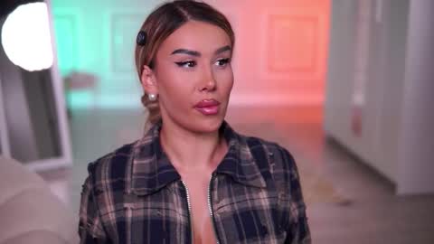 Eva online show from November 26, 8:43 pm