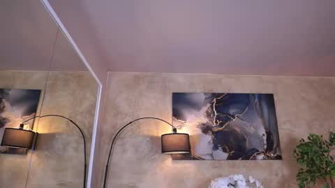 Eva online show from March 31, 9:04 pm