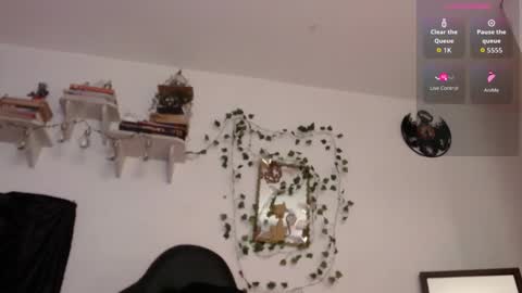 Eve Blue  friends. IG eve blue77 TW EveBlue 1 OF eveblue7 online show from November 30, 10:25 pm