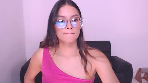 Snapshot of eve_rox18 chatting on December 5, 6:33 pm Eve Rox18 online show from December 5, 6:33 pm