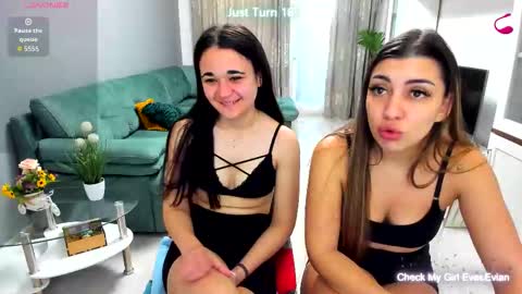 eveeevian online show from October 24, 9:17 am