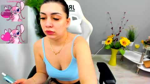 eveeevian online show from April 9, 10:31 am