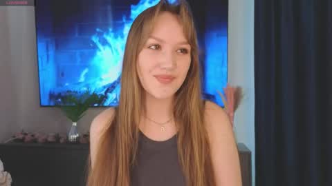 Snapshot of evegreenlee chatting on June 5, 7:14 am evegreenlee online show from June 5, 7:14 am