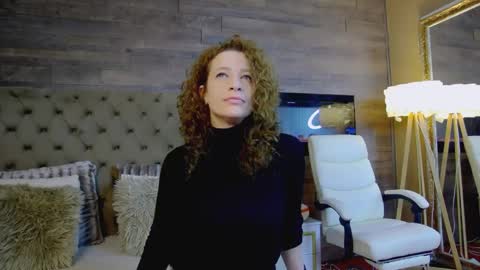Snapshot of evehamilton chatting on February 26, 7:49 pm EveHamilton online show from February 26, 7:49 pm