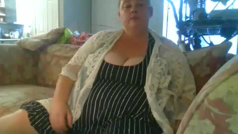 Snapshot of evehaspowers chatting on October 9, 10:52 pm Eve online show from October 9, 10:52 pm