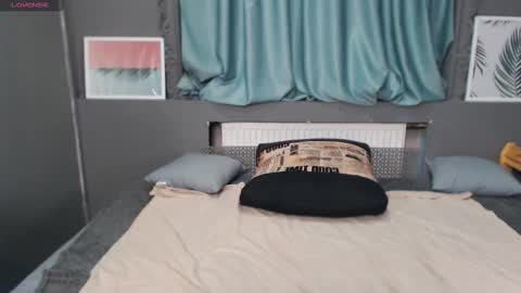 EveLibston online show from February 24, 8:06 am