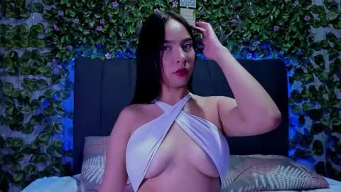 Snapshot of evelin_33 chatting on September 17, 8:10 pm E V E L I N online show from September 17, 8:10 pm