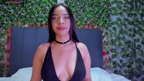 Snapshot of evelin_33 chatting on September 29, 9:30 pm E V E L I N online show from September 29, 9:30 pm