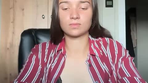 Snapshot of evelina0 chatting on August 6, 10:17 am evelina0 online show from August 6, 10:17 am