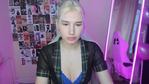 Evelina online show from December 23, 2:42 am