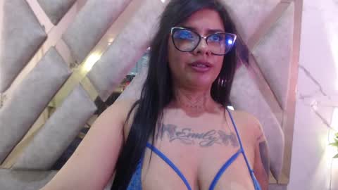 evelingjoyy online show from April 23, 7:38 pm