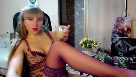 evelove online show from December 7, 5:20 pm