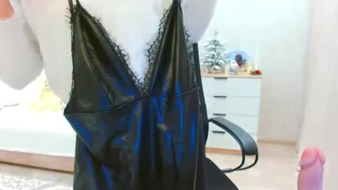 evelove online show from February 13, 5:09 pm