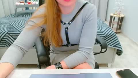 Snapshot of evelove33 chatting on April 25, 6:38 pm evelove online show from April 25, 6:38 pm