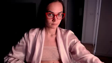 Evelyn online show from April 23, 12:40 pm