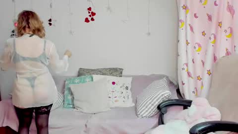 Snapshot of evelyn_harper_x chatting on February 9, 4:36 am Eve online show from February 9, 4:36 am