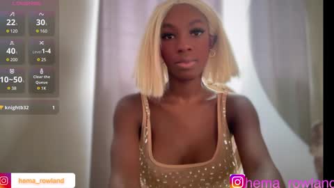 E V E L Y N  online show from December 11, 12:55 pm