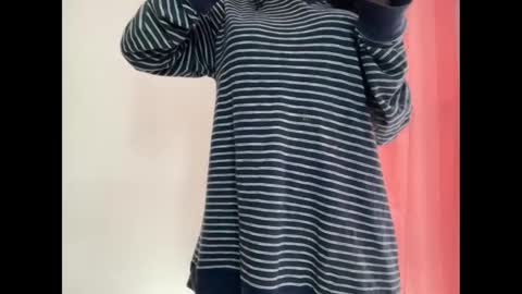 E V E L Y N  online show from September 18, 7:16 pm