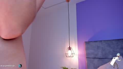 Snapshot of evelyn_millers_11 chatting on January 12, 9:51 am Evelyn online show from January 12, 9:51 am