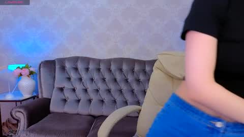 evelyn rush1 online show from April 24, 1:35 pm