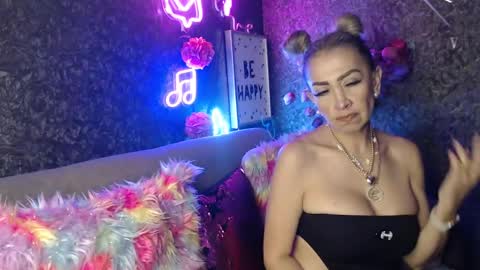 EvelynaGrey online show from January 18, 9:24 am