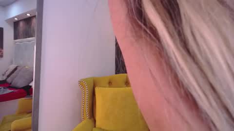 EvelynaGrey online show from March 3, 9:11 am