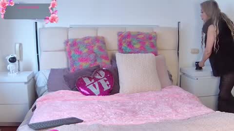 EvelynaGrey online show from October 7, 2:47 pm