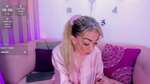 EvelynaGrey online show from February 10, 1:37 pm