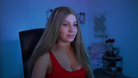 evelyncage_ online show from March 4, 10:16 pm