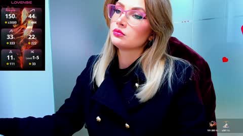 Snapshot of evelyne_rose chatting on January 12, 7:00 am evelyne_rose online show from January 12, 7:00 am