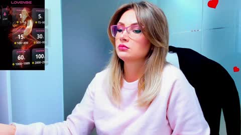Snapshot of evelyne_rose chatting on January 13, 6:16 am evelyne_rose online show from January 13, 6:16 am