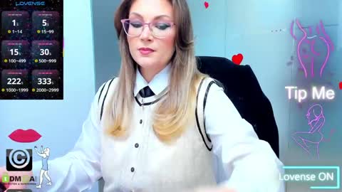 evelyne_rose online show from April 8, 2:00 am