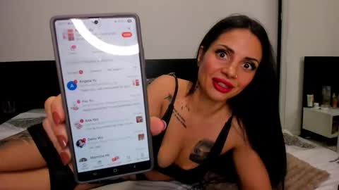 Evelyne online show from April 24, 11:07 pm