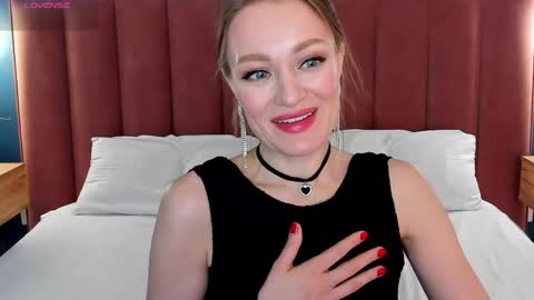 Evelyn online show from April 14, 2:39 am