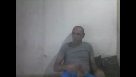 Snapshot of everaldosantos chatting on December 23, 11:06 pm everaldosantos online show from December 23, 11:06 pm