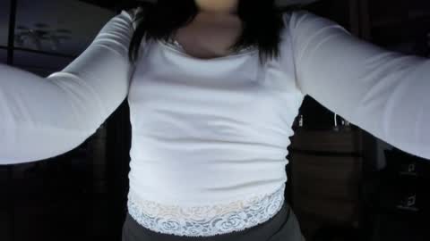 Everlee online show from February 7, 4:56 pm