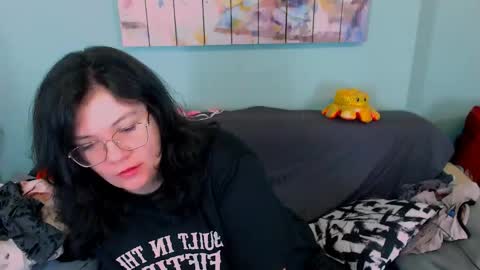 Everly online show from April 22, 10:39 am